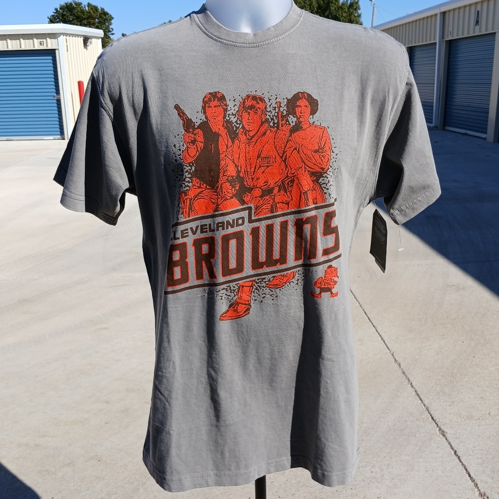 New with tags STAR WARS CLEVELAND BROWNS JunkFood T shirt size Medium